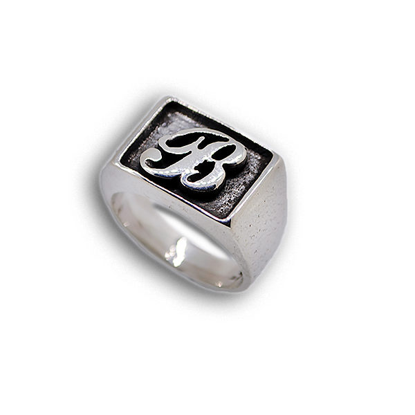 mattana-design-prodotto-anello-rettangolare-con-lettera