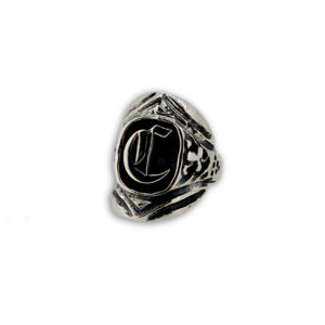mattana-design-anello-inciso-lettera-argento