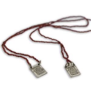 Scapolare Sacro in Argento 925 o Bronzo con Occhio di Tigre